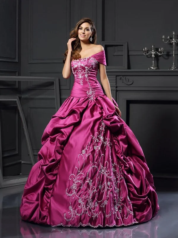 Ball Gown Sweetheart Applique Sleeveless Long Satin Quinceanera Dresses